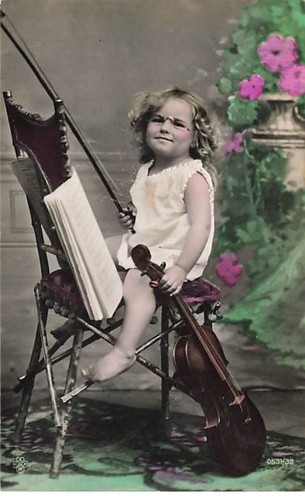 Enfant fillette portant - -,