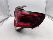 Feu arriere principal droit