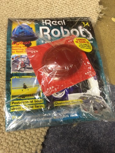 Ultimate real robots - robots, magazine