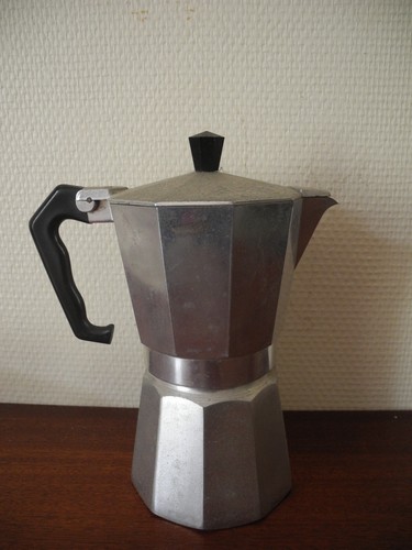 Ancienne cafetière aluminium - ancienne,