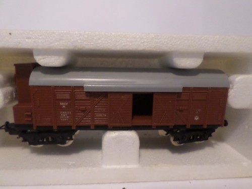 Lima 3105 covered - ho, wagon