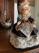 Jolie  Poupée folklorique