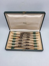 Service de douze couteaux à