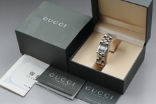 *Presque comme neuve dans sa