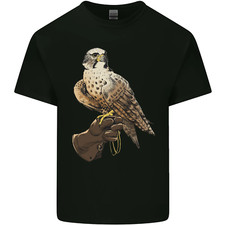 Un T-Shirt De Fauconnerie Pour