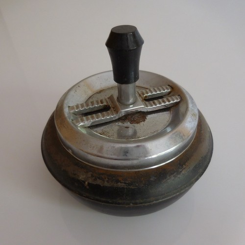 Cendrier table piston - table, à