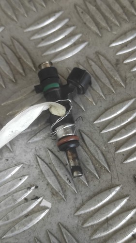 Injecteur combustible - ,