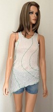 Top gris et vert asymétrique