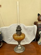 Lampe À Pétrole pied métal argenté  Et Verre Jaune