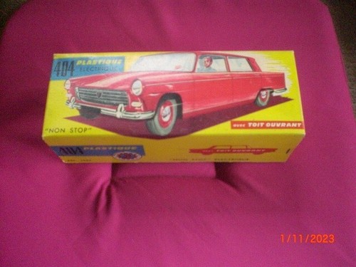 Ancienne peugeot 404 - ,