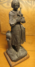 STATUETTE ancienne JEANNE D'ARC en REGULE signée M. REBERG d'après