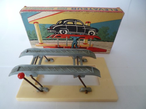 Pont élévateur pour diorama