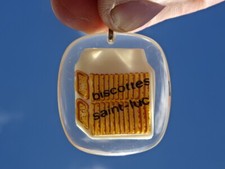 JOLI Nice RARE TOP ! PORTE-CLES BOURBON Key ring - BISCOTTES SAINT-LUC