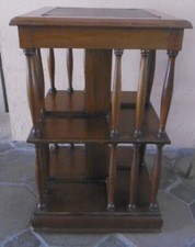 BIBLIOTHEQUE ROULANTE EN ACAJOU AVEC DESSUS CUIR VERT STYLE ANGLAIS