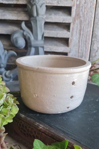 Ancienne faisselle egouttoir - ,