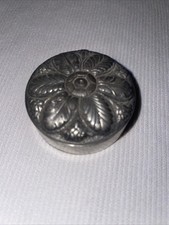 Boîte Ancienne En Étain