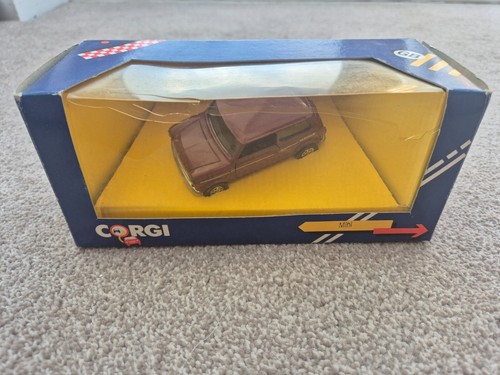 1990 vintage corgi 36 - 1990,