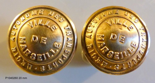 Trés anciens boutons - 2,