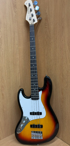 Basse harley benton - harley, "gaucher"
