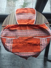 Tablier coton vintage orange et blanc, avec broderies géométriques et poches