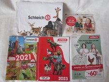 SCHLEICH : LOT DE 5 ARTICLES - 2 CATALOGUES 2021 / 2023 + 3 OBJETS PUBLICITAIRES
