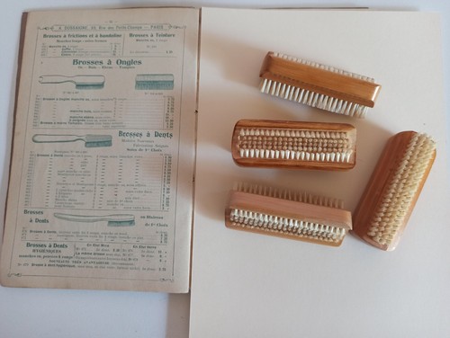 Ancienne brosse ongles - 1,