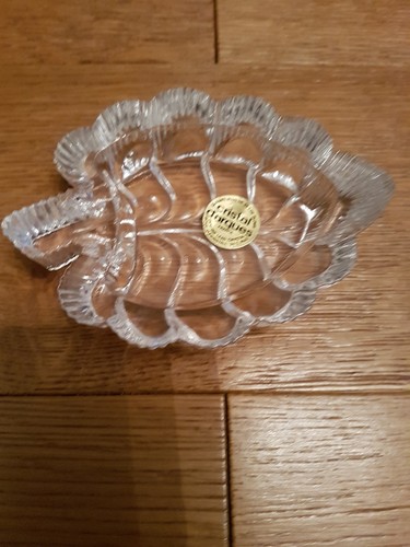 Ancien cendrier plat feuille