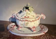 Grande soupière et plateau Louis XV, faïence de Malicorne signée Emile Tessier