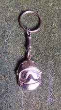 PORTE CLE POMPIER METAL CASQUE FIREFIGHTER KEYCHAIN FEUERWEHR COLLECTION