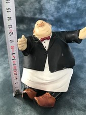 Ancienne statuette de majordome en résine. Figurine pour décor de cuisine.