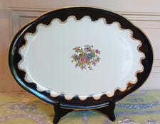 Un Plat Ovale Art Déco