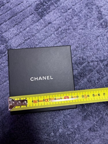 Chanel boîte vide dimension