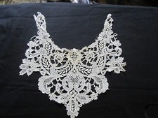 Ancien parement / encolure dentelle main