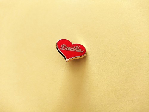 Ancien pin émaillé coeur - ancien, pin's