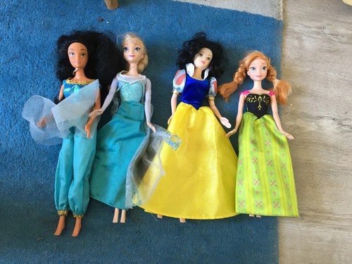 Lot barbies poupee - 4,