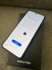 Samsung Galaxy Z Flip5 SM-F731B - 256 Go - Graphite (Déverrouillé)