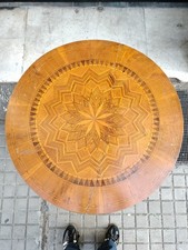 TABLE SORRENTINE ANTIQUE. BOIS