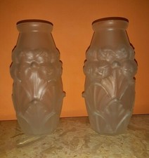 paire de Vases en verre pressé moulé dans le gout de Muller Frères Lunéville 