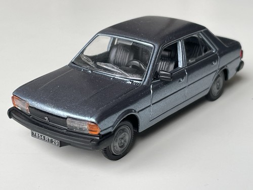 Peugeot 305 bleu 1977 43 - 305, 1/43