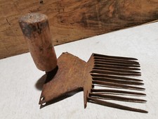 PEIGNE A CARDER ANCIEN  BOIS