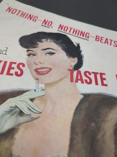 Lucky strike cigarette - lucky,