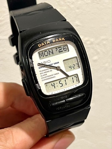 Montre analogique numérique
