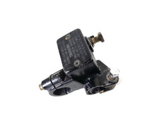 Maitre cylindre de frein avant