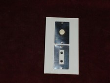 1 Interrupteur poussoir et une