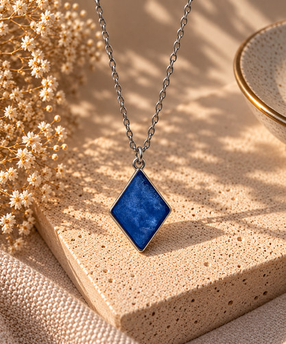 Collier pendentif losange bleu