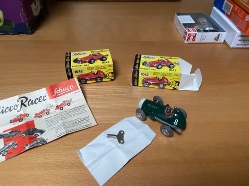 Schuco micro racer 1042 - racer,