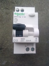 disjoncteur différentiel  DPN N 30ma C 13 Amp 2 poles type A  schneider A9N19773