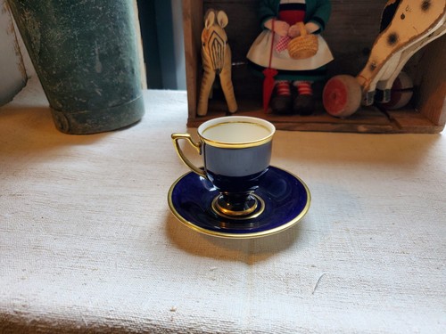 Tasse sous - tasse, et