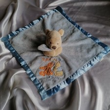 Doudou Winnie couverture bleue, broderies Winnie, Tigrou, Disney