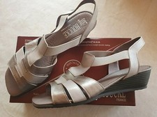 Sandales en cuir topaze/beige